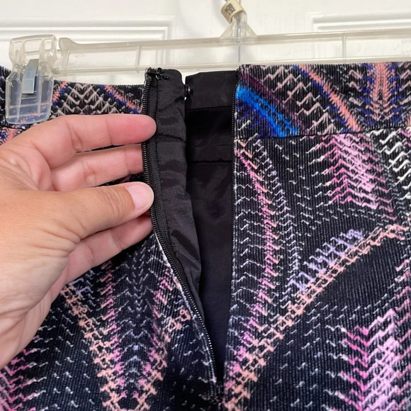 Etcetera corduroy sz 4 skirt. Colorful design black back zip & split - Picture 6 of 9